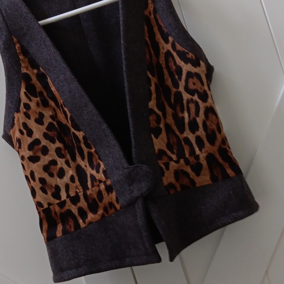DOLCE & GABBANA..WOOL BLEND VEST...SIZE 44 - Picture 5 of 9